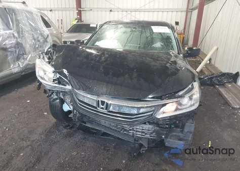 2017 Honda Accord Lx z USA, uszkodzony, nr VIN 1HGCR2F31HA217547